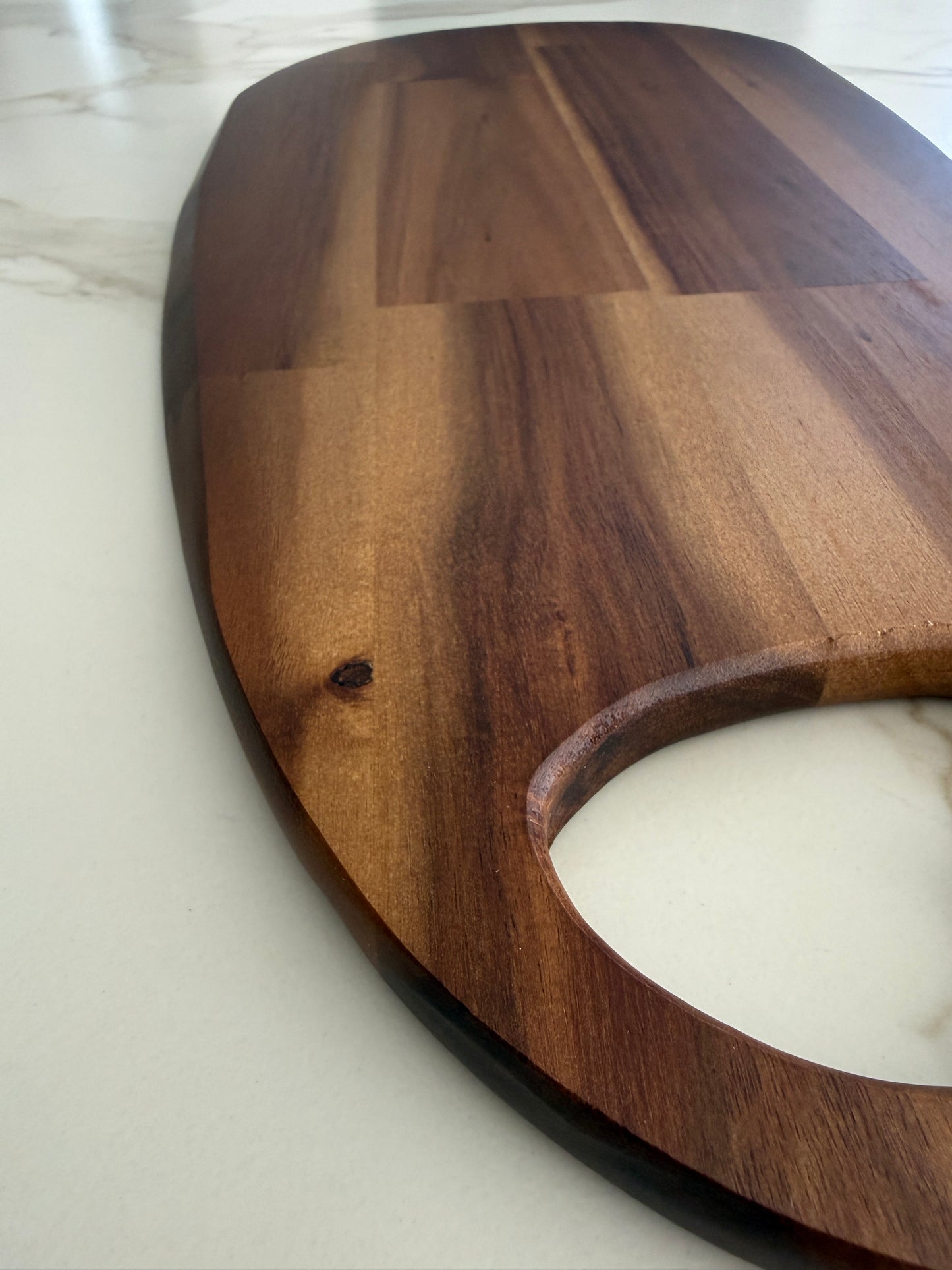 Amira – Planche à découper en bois d'acacia