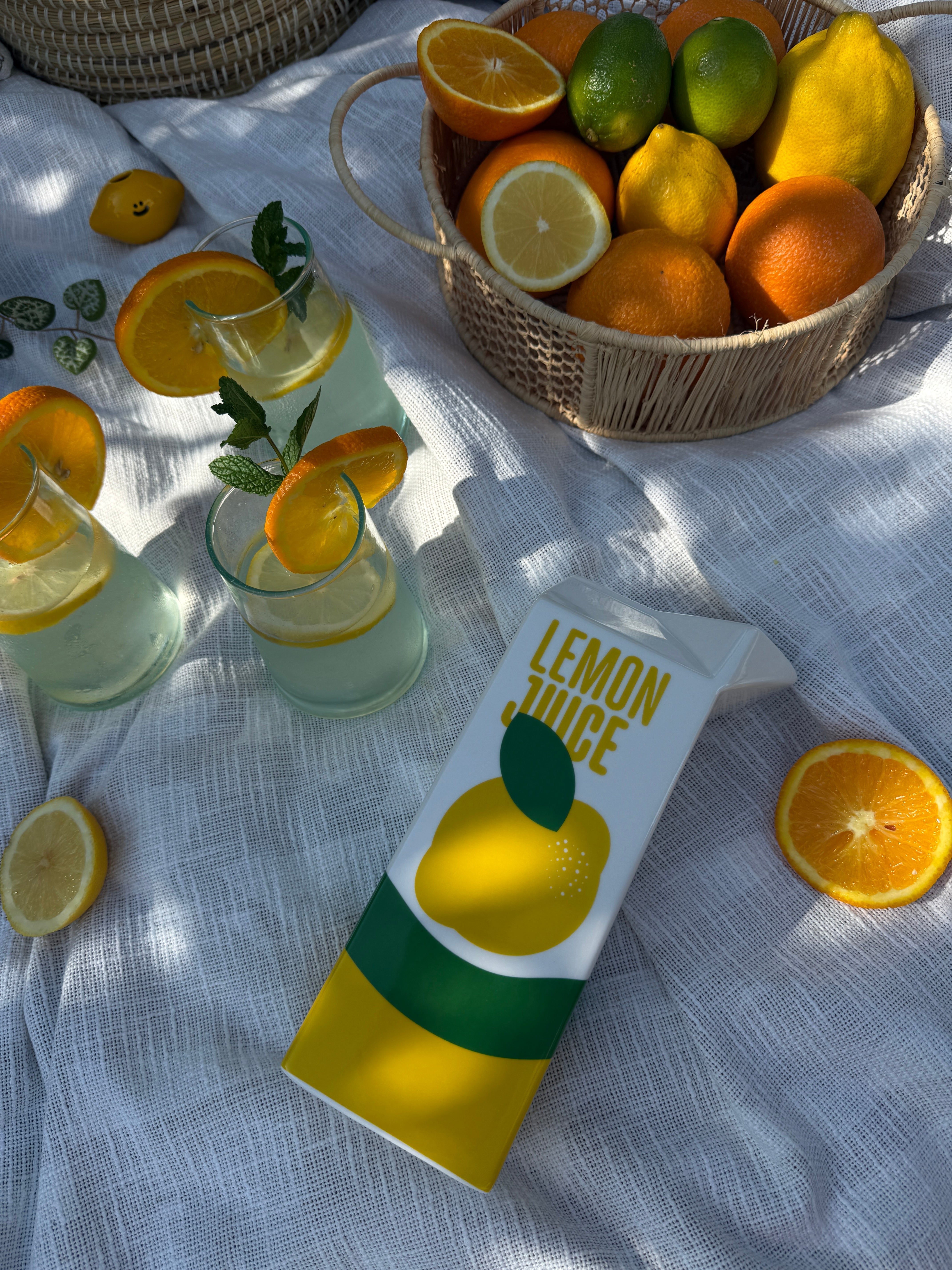 Vase Lemon Juice
