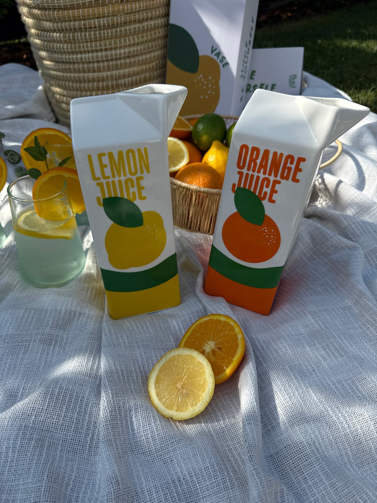 Vase Orange Juice