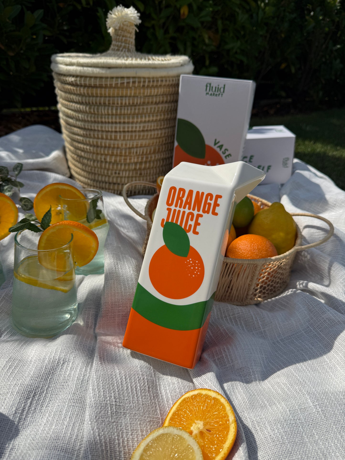 Vase Orange Juice