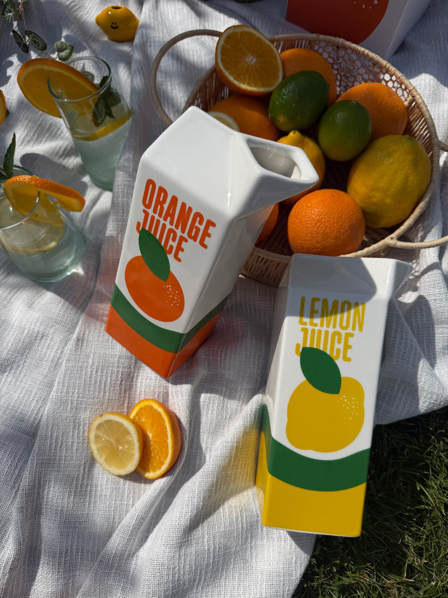 Vase Lemon Juice